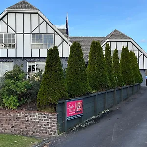 Tudor Manor Bed & Breakfast Paraparaumu